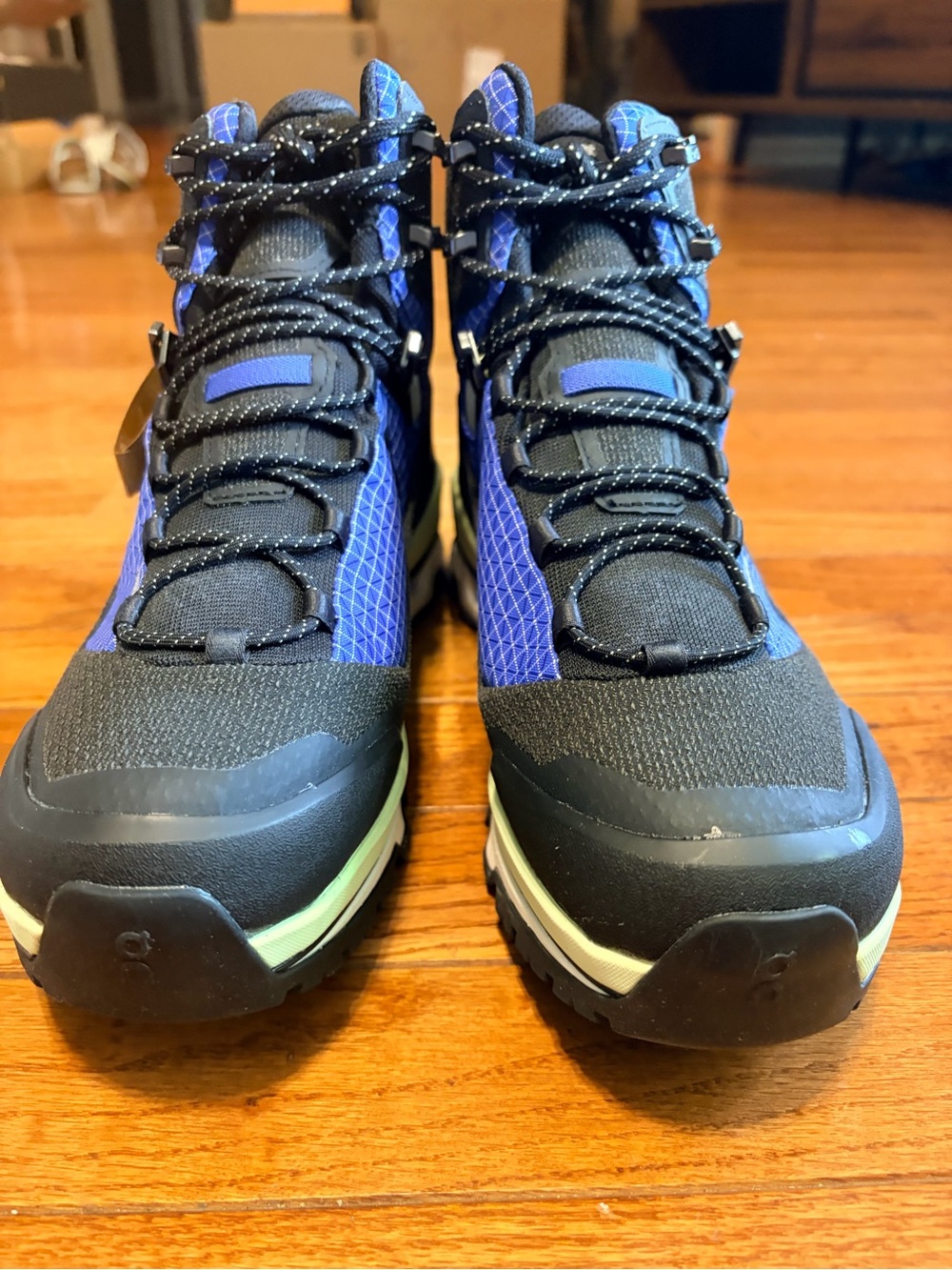Men's 8 Cloudalpine Waterpr Trail Shoes in Black and Blue - Lightweight Support